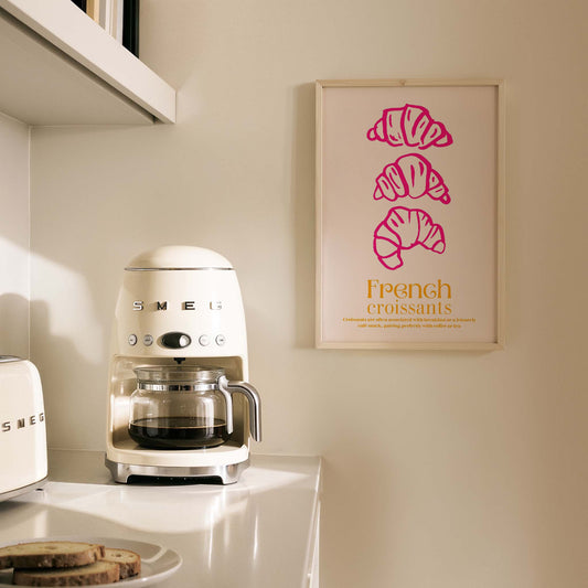 French Croissants Pembe Fransız Kahvaltı Kültürü Mutfak Duvar Tablosu