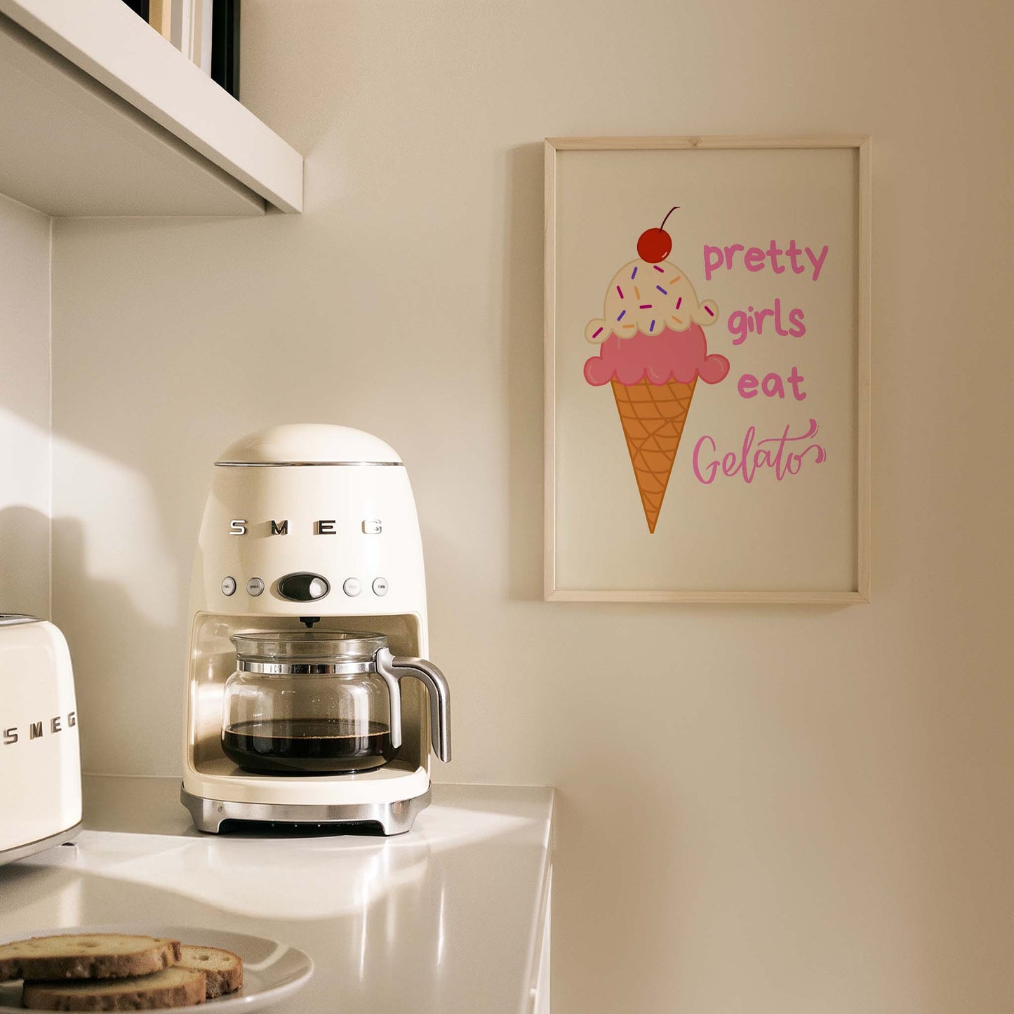 Pretty Girls Eat Gelato Tipografi Mutfak Duvar Tablosu