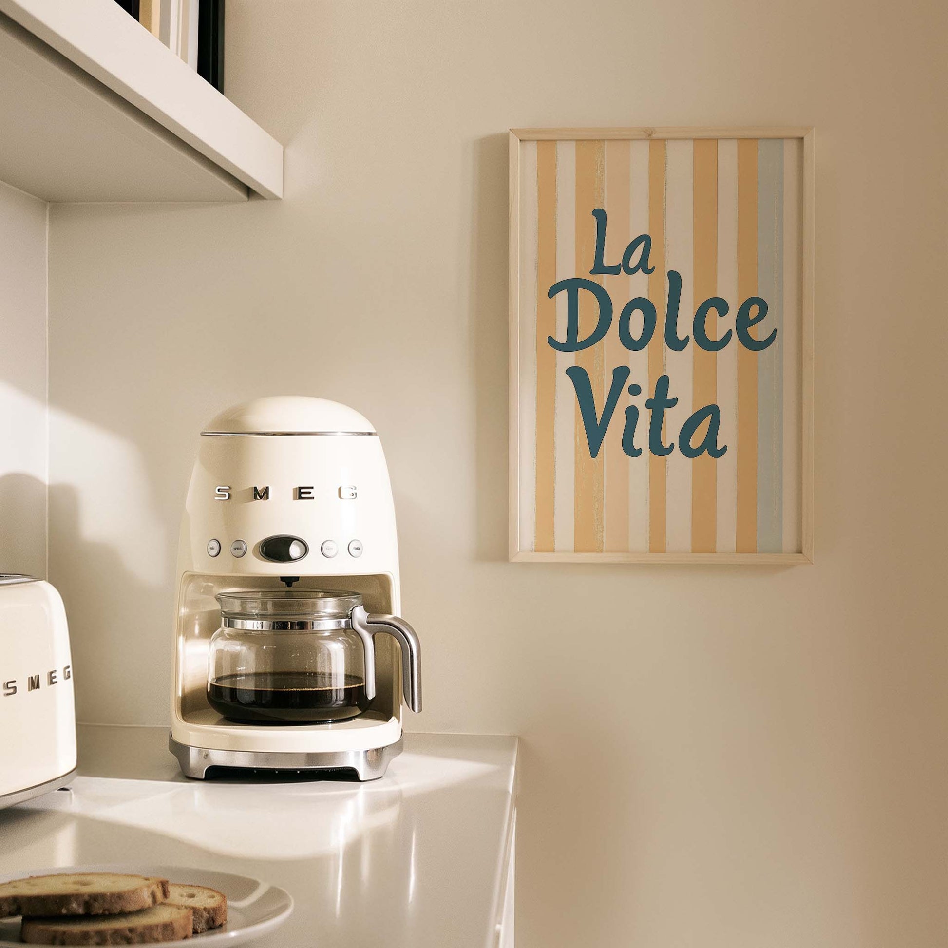 La Dolce Vita Çizgili İtalyanca Tipografi Mutfak Duvar Tablosu II